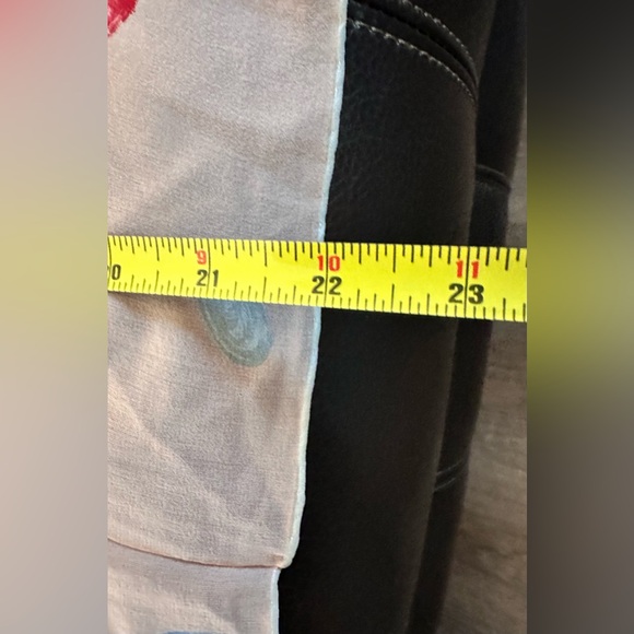 TALBOTS VINTAGE FLORAL SQUARE SCARF 22”x22 - Picture 7 of 11